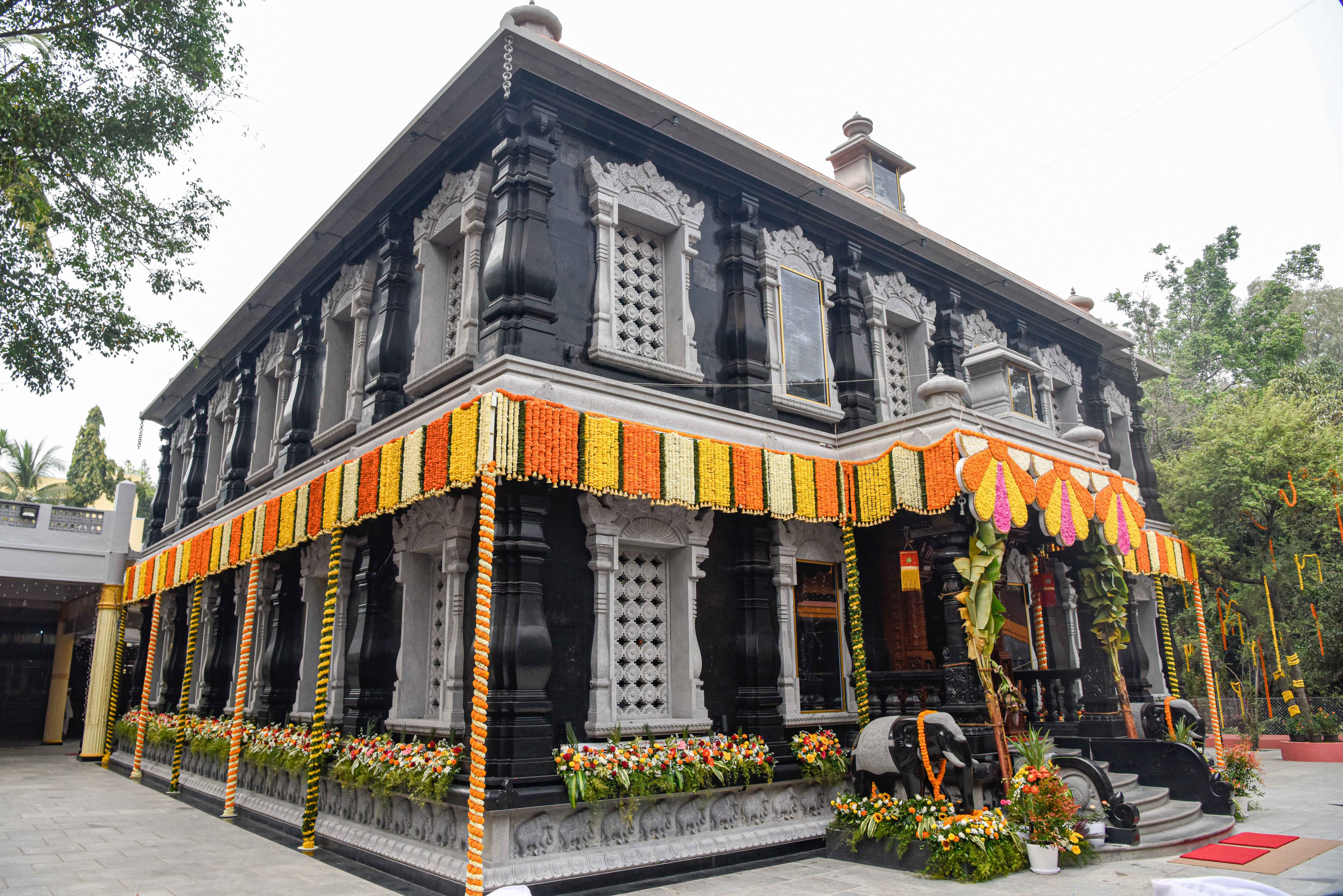 Shree Sadguru Baba Maharaj Samadhee Mandir